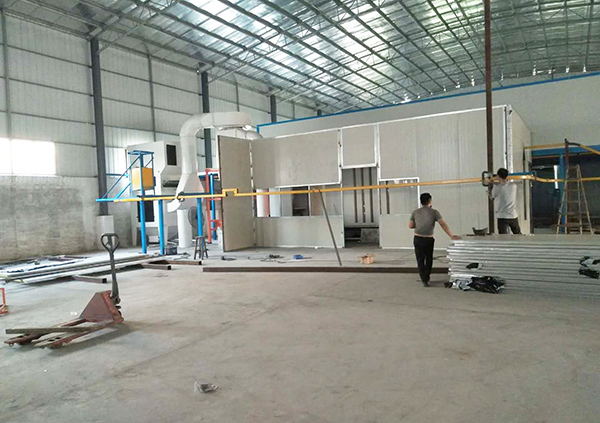 自動噴涂機器人與噴涂設備分別的優缺點